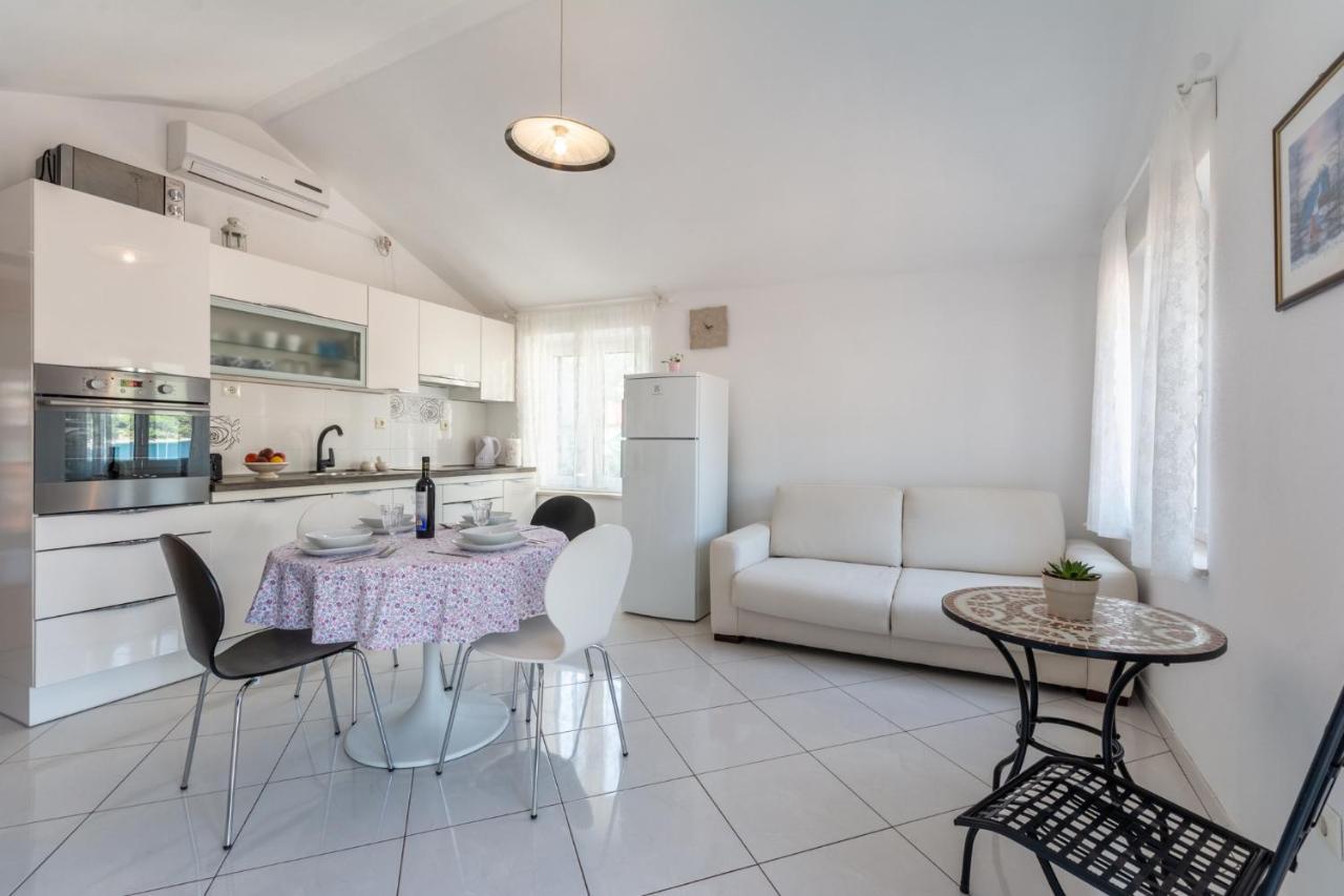 Apartments Sonja Пучища Екстер'єр фото